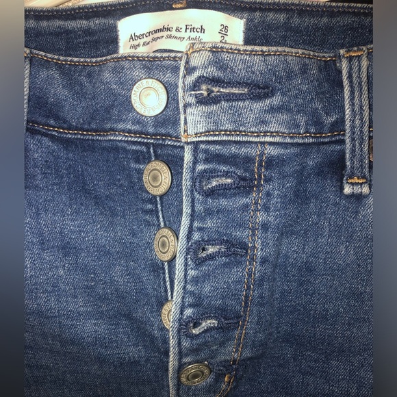 Abercrombie & Fitch High-rise super Skinny Jeans size 2 or 26 inch - Picture 3 of 4